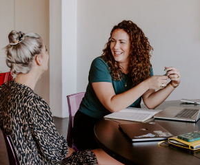 Personal brandingshoot op Strijp-S Eindhoven | Online marketingcoach Josien